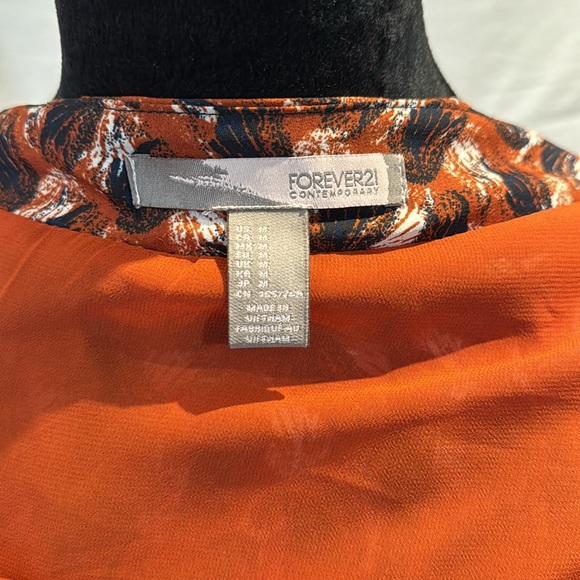 Forever 21 Contemporary skirt - Picture 4 of 4